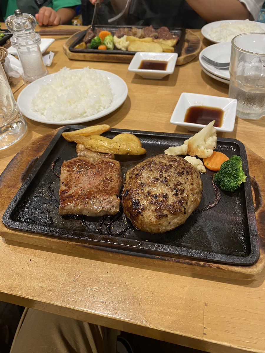 morimoripink's tweet photo. 熟成肉が美味しい

#ゴッチーズビーフ https://t.co/25QKwng2cW