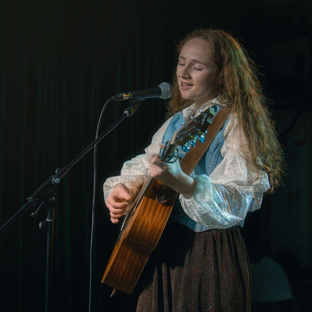Last seen rocking NXNE: THIS IS BRAMPTON SHOWCASE in partnership with <a href="/baobrampton/">Brampton Arts Organization</a>, singer/songwriter Leah Holtom blends the best of folk &amp; country music. Catch her at Bramalea Transit Terminal this Thurs from 3-5PM for MUSIC ON THE MOVE, in partnership with <a href="/BramptonTransit/">Brampton Transit</a>!