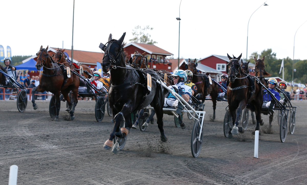 Jikken (Propulsion-Darling Hornline) och Örjan Kihlström vinner Jim Fricks Minne, STL Silverdivisionen, på 12,6al på <a href="/DalaTravet/">DalaTravet</a>