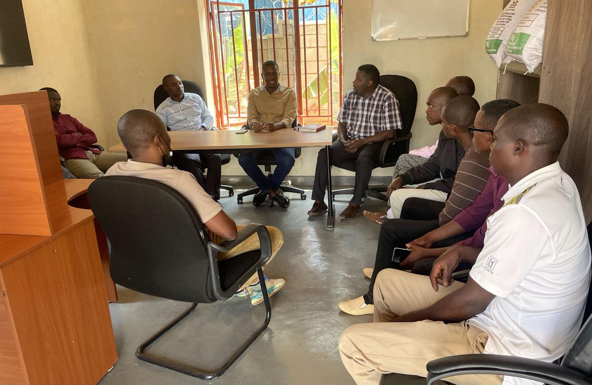 We were thrilled to host rice farmer leaders from Kayonza &amp; Rwamagana at AgroEnable Ltd's Biochar Factory! They witnessed how we transform agricultural waste into biochar, boosting soil health &amp; creating new revenue streams for farmers.
#AgroEnable #Biochar #CircularEconomy
