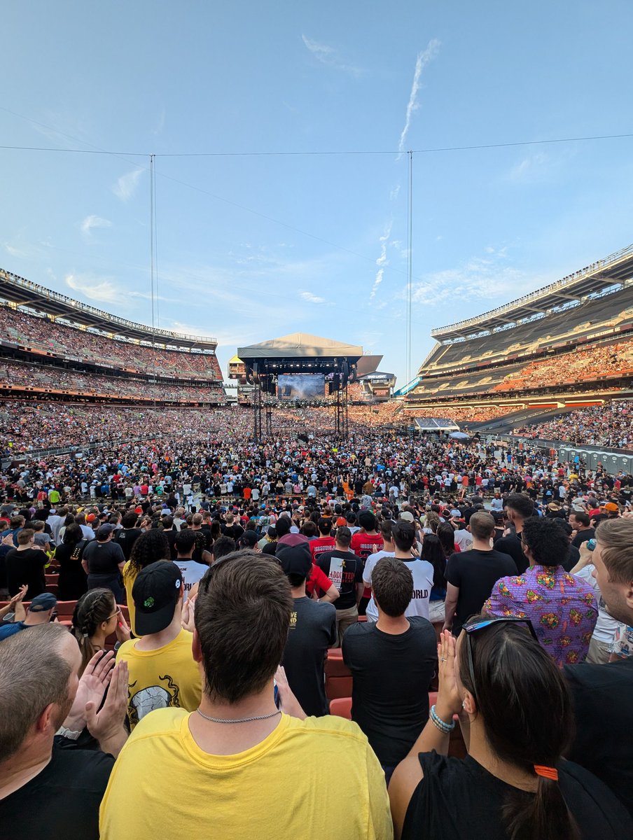 cmrnbdrck's tweet photo. @BasedWorld690 Aside from the upper left section, it was completely packed. I'm no numbers expert but 57k+ in attendance doesn't seem to shabby. https://t.co/O9A2UUXNtd
