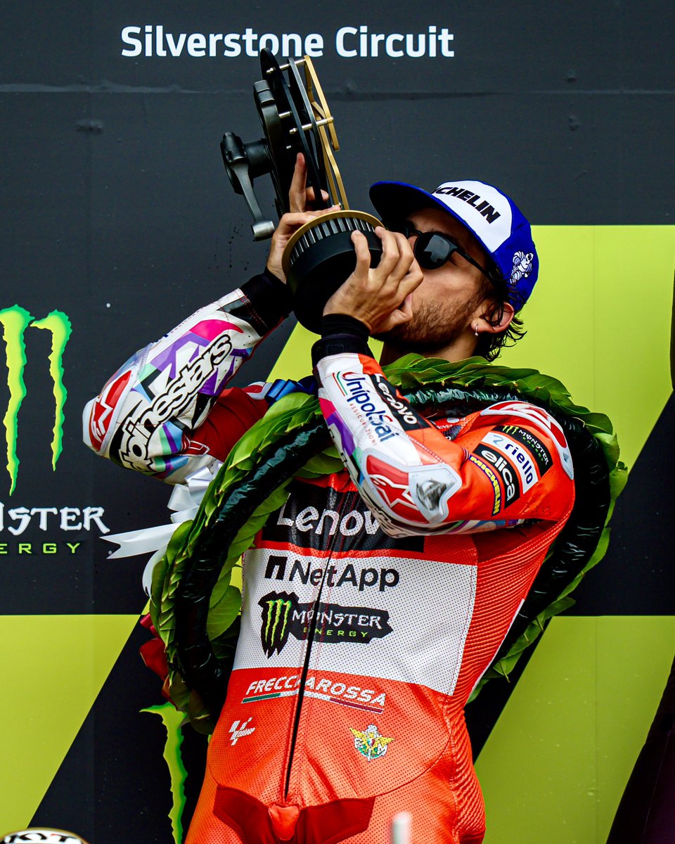 Bestia23's tweet photo. Perfect Saturday, perfect Sunday, thank you, Silverstone! 🏆🥇🇬🇧
#BritishGP https://t.co/blftRINbYt
