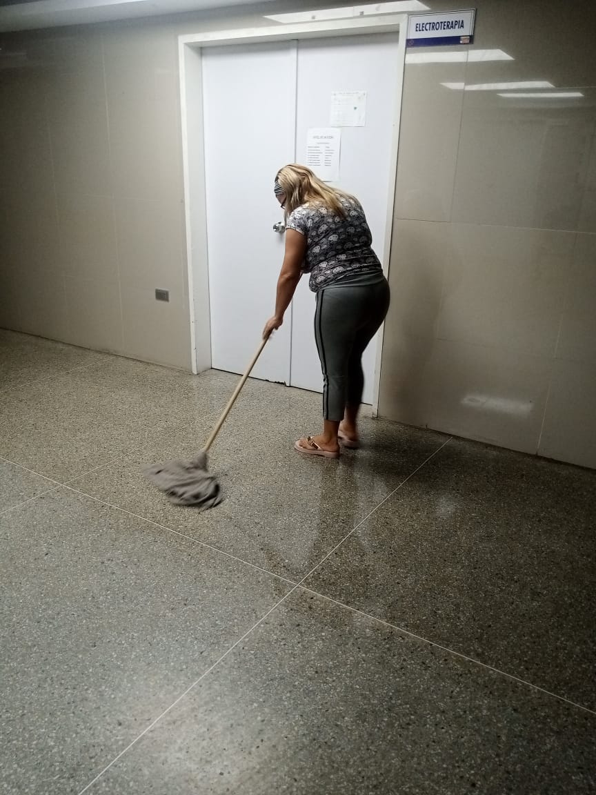 SRI Amelia Blanco Realiza trabajo voluntario en saludo al cumpleaños de nuestro eterno Comandante Fidel Castro Ruz .Parroquia El Recreo. Distrito Capital . #CubaPorLaVida