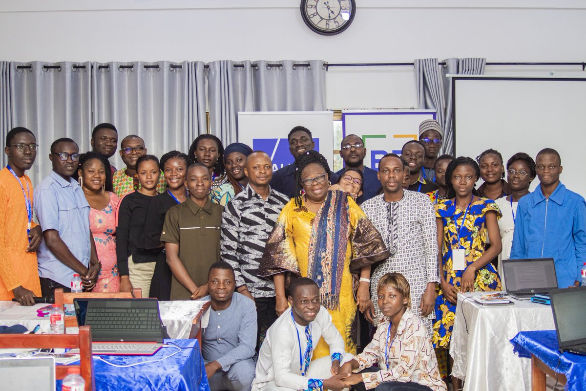 tchomael's tweet photo. Dans le cadre de l'Ecole d'été d'écriture et de Journalisme (EEEJ, 2024) de la Fondation Vallet et de l'ONG Bénin Excellence, j'ai animé ce 2 août 2024, une conférence sur le thème '' Les maladies mentales : Quelles approches et quelles répercussions dans le contexte africain ''. https://t.co/qGuqSDRq5V