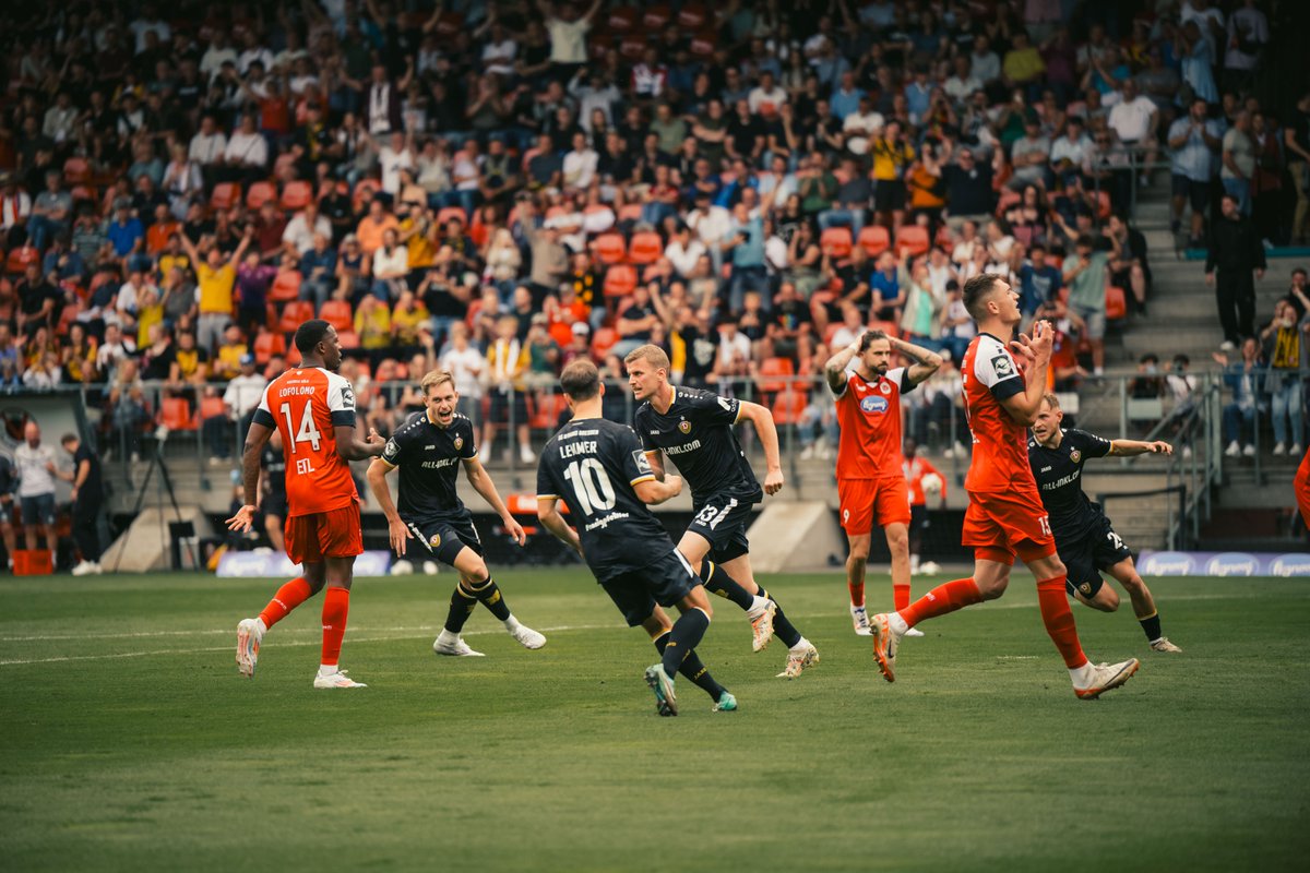 DynamoDresden's tweet photo. Wir gewinnen das erste Spiel der Drittligasaison 2024/25 mit 2:1 (0:0) bei @viktoria1904🙌 Zum Spielbericht 👉 https://t.co/Q71xCSUTDs #VIKSGD #sgd1953 https://t.co/WigpxlkrxZ