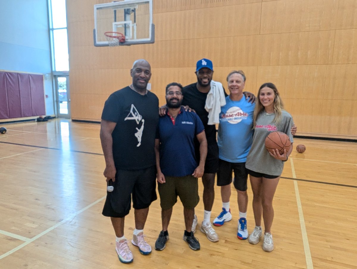NRMedia50's tweet photo. Another great event with our friends @DrJuJones and Sarina DiBianca live at the Kroc Center in Philadelphia today helping out the youth and making new connections @siloam_wellness @BLoveLeague @Var23Gadson @AmyTrask
🏀🔥🚀 #NRMedia #FullCourtPress #SiloamWellness #KrocCenter https://t.co/MFEIxuAXNS