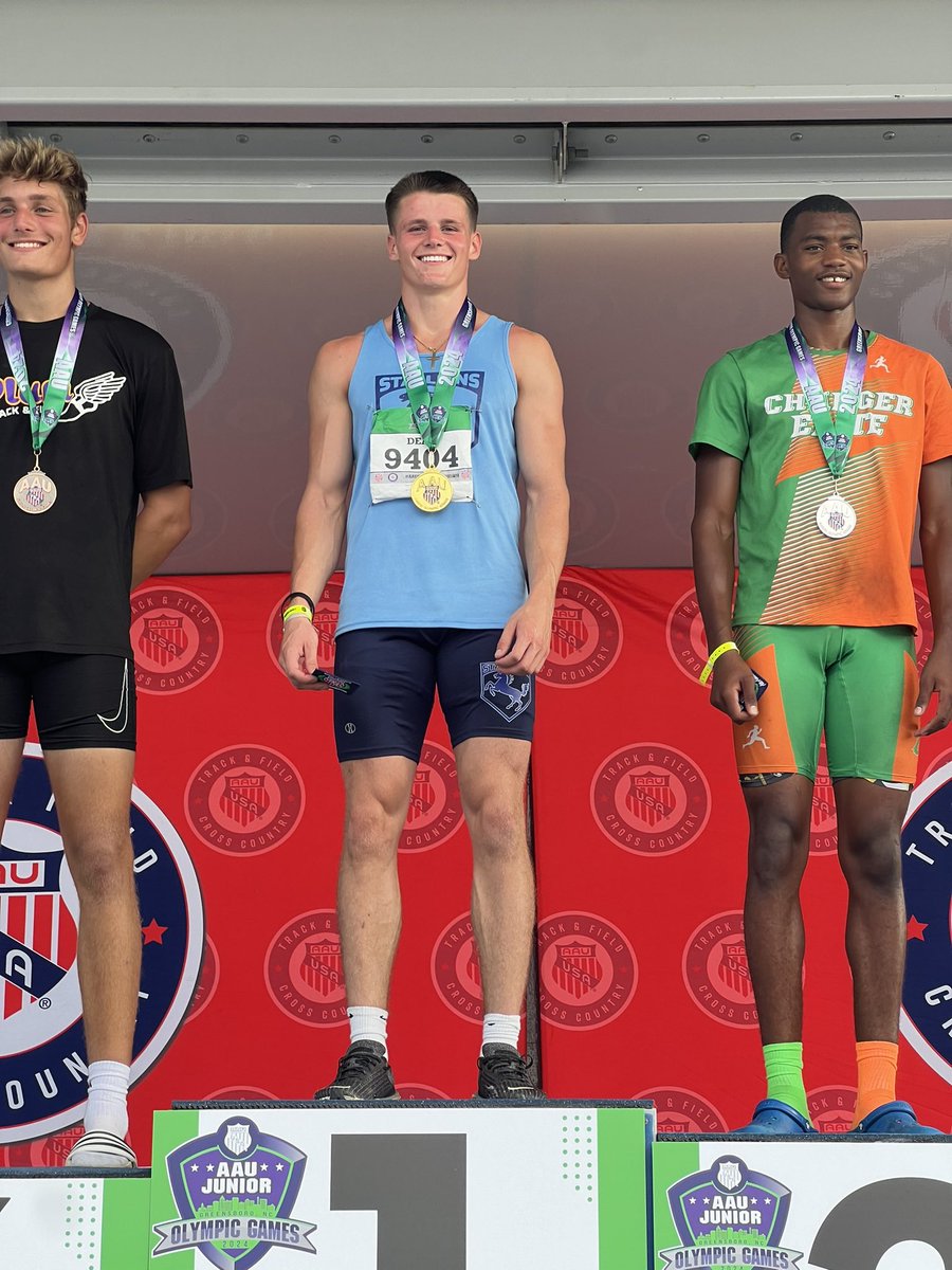 Colton_Dean14's tweet photo. Blessed to be the AAU Junior Olympic Champion in the decathlon with a score of 6817, didn’t have any pr’s besides an awesome 400 pr of 49.27 @AAUTrackNField @CoachNixonTF 

After meet interview 
https://t.co/aCfbShgZjo https://t.co/YHMKx7yUzI