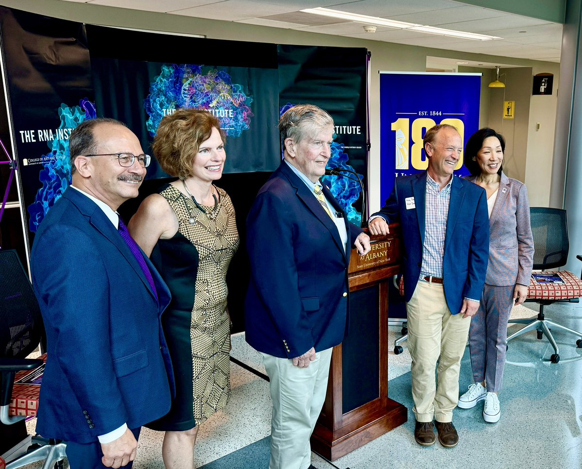 CarolKimUAlbany's tweet photo. An exciting August 1st @UAlbany as we celebrated World RNA Day! The new Center of Excellence @TheRNAInstitute, in partnership with @UofR, is developing RNA-based therapies and training for the next generation of New York's biotechnology workforce. #worldRNAday https://t.co/Nv5C1B4MWw