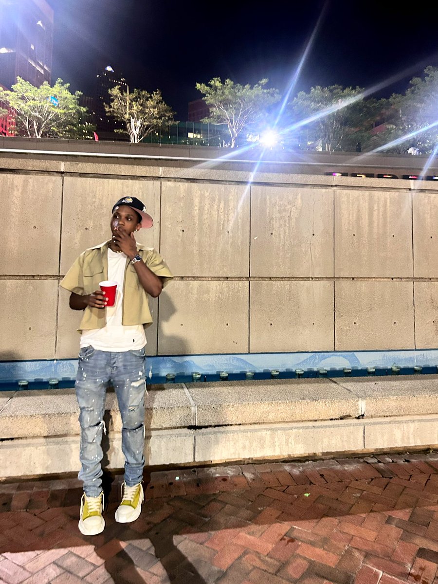 majiiluv's tweet image. Walked in this party and was told we married for the night #understoodtheassignment