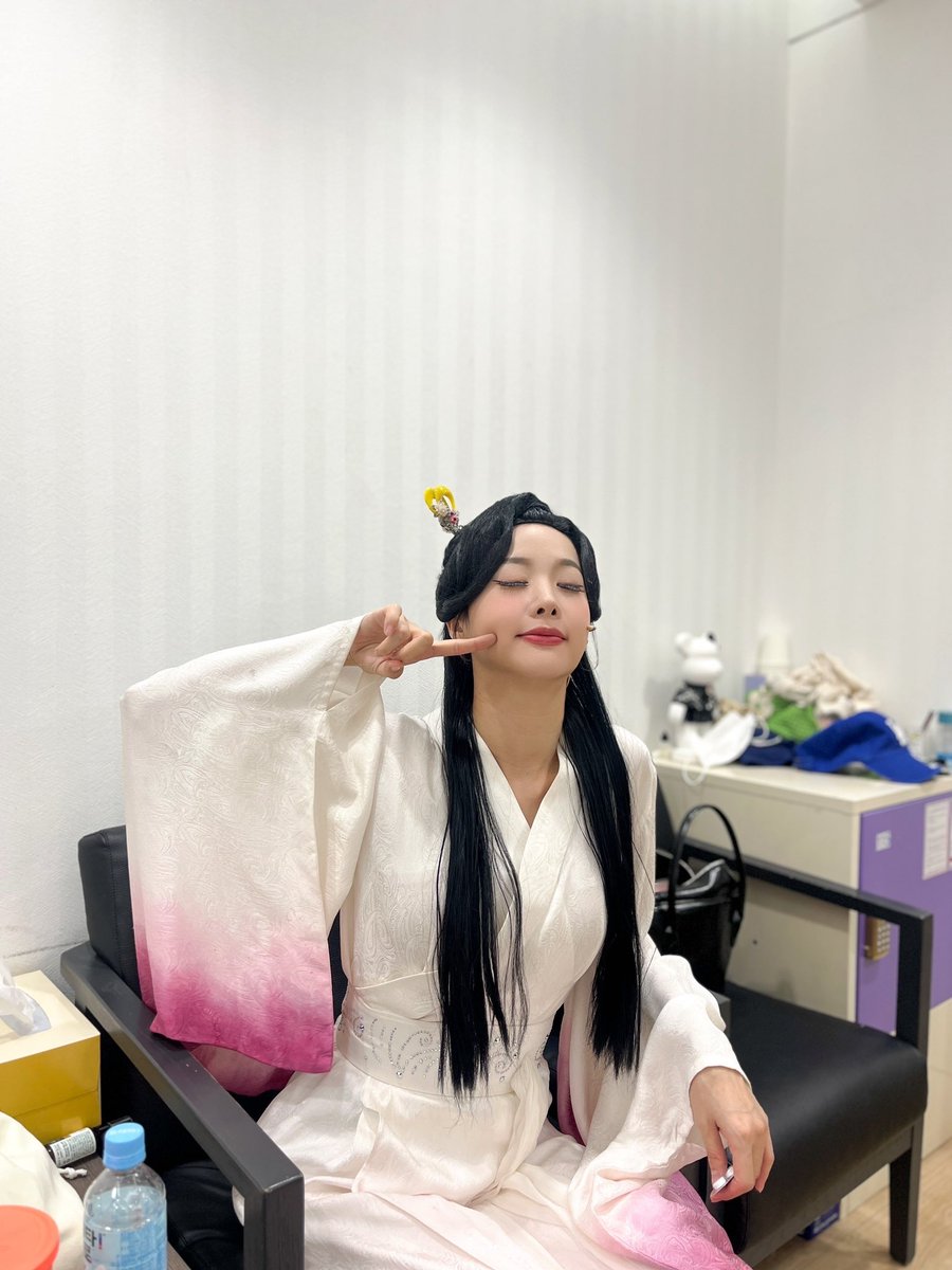 솔지 Solji tweet media