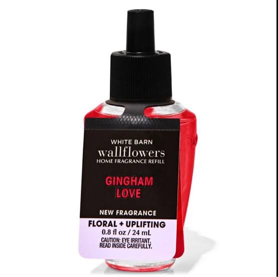 Gingham Love Wall Flower Scent   

What it smells like: love at first sight—sweet, warm, happy and playfully romantic.

Fragrance notes: sugared red berries, blushing freesia and rose meringue.

For Ksh. 1,200/- only 

DM/ WhatsApp to order. 

#NefertemKenya  #CandlesKenya