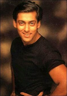 SalMad_Fan's tweet photo. 30 years of being PREM....
#SalmanKhan𓃵 #30YearsOfHAHK #aug5th https://t.co/4nXSdqr3zy