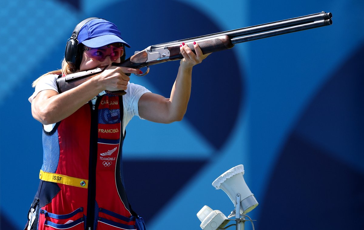 VSportsTM's tweet photo. ¡FRANCISCA CROVETTO 🇨🇱 ES MEDALLA DORADA 🥇 EN #PARIS2024!

La chilena se consagra en tiro skeet y consigue la tercera presea dorada en la historia de su país. Es la cuarta para Sudamérica en estos #JuegosOlímpicos. CHAPEAU! https://t.co/6i0ltfxBkE