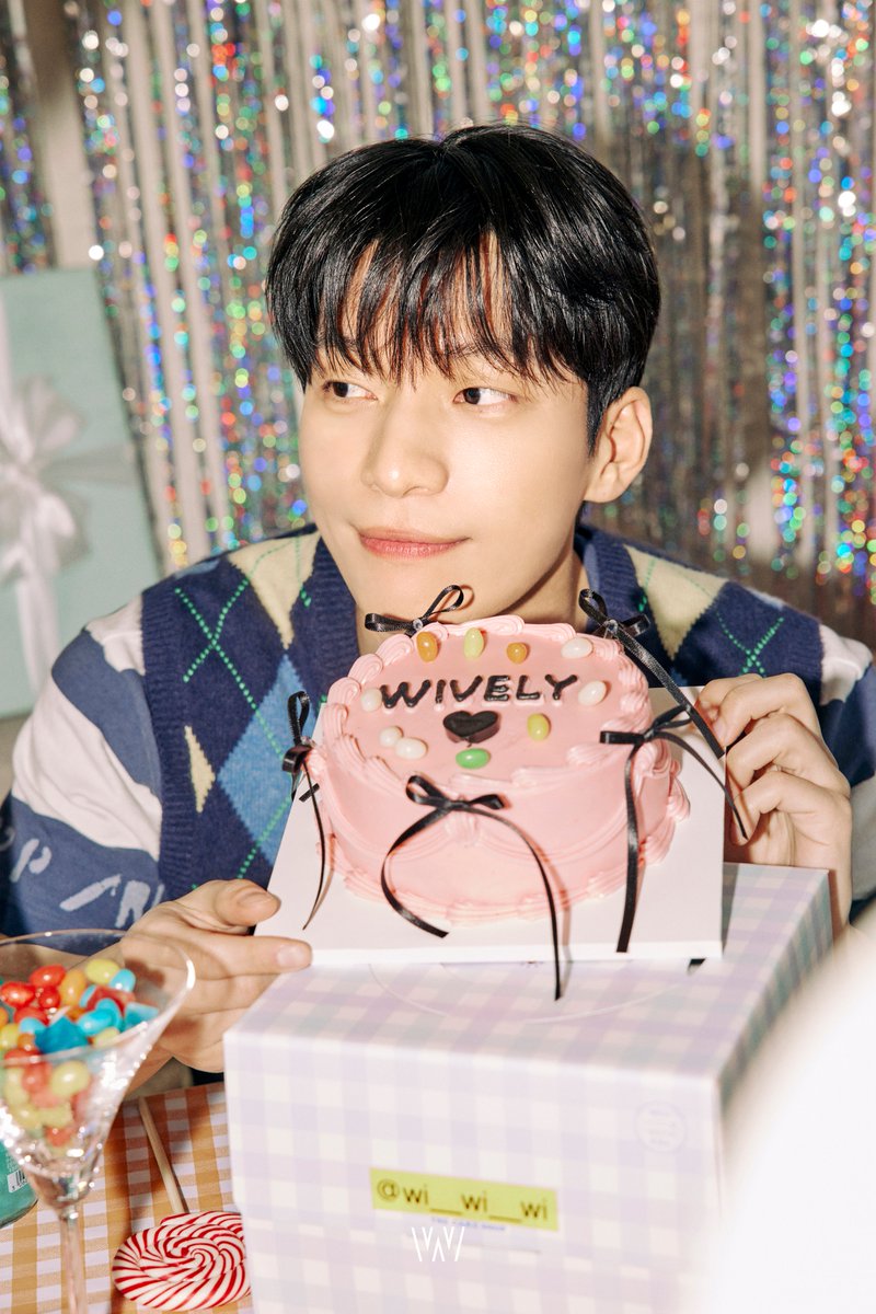 wihajun_wively's tweet photo. [#🎂] 24.08.05
🎉HAPPY HAJUN DAY🎉

#위하준 #WIHAJUN
#HAPPY_HAJUN_DAY
#위블리 #Wively #APPLEWOOD #애플우드 #MSteamEnt #엠에스팀 #HappyBirthday https://t.co/0RIfsvLtvb