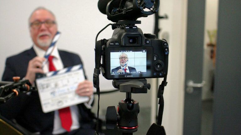 VideoAndWeb's tweet photo. Vlogs are a mighty tool for businesses. They provide an opportunity to reach potential customers, install authority in the marketplace, and build relationships with viewers. Read more. #videoblogging #startups #videomarketing https://t.co/uTxq0Jy9YG https://t.co/4mDXoHMldf