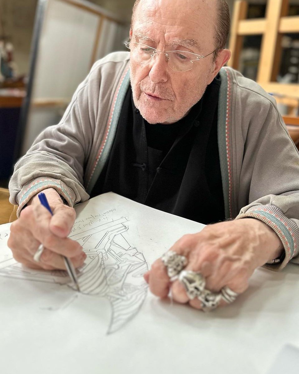 iamdruillet's tweet photo. In 1988 I was honored to receive the Grand Prix de la ville d'Angoulême. It was a recognition of my dedication and love for the art of comics https://t.co/fPOZJ5S7WR