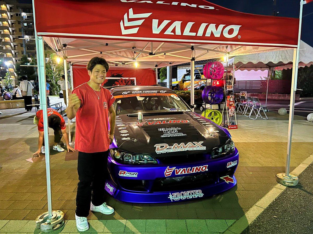 hanayan_yan_yan's tweet photo. 【もう一つの夏祭り】
安城七夕祭りにて
僕のお知り合いが車両展示🎋
七夕祭り会場にドリ車。
最高でした😊
清水さんもお久しぶりで👍
今後の活躍も期待してます💪

@s14tetsuya 
@VALINOTIRES 
@d_valino 

#VARINO
#DRIFT
#D1GP
#粂哲也 https://t.co/iWRb4WyKBq