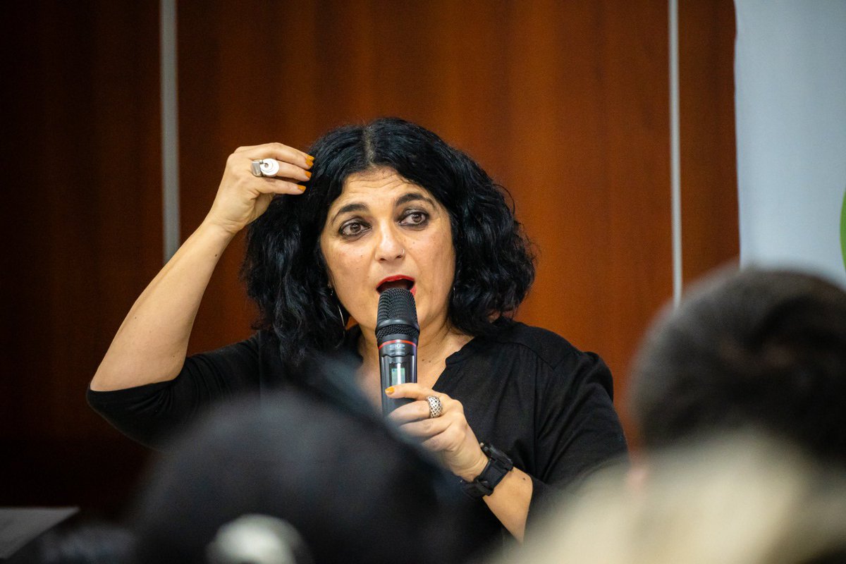 giselmahmud's tweet photo. La charla "Cuando las apuestas no son un juego" que compartimos con @Licdeborablanca abrió cientos de interrogantes en torno a la #LUDOPATÍA, las juventudes, las pantallas y una adicción que está creciendo vertiginosamente entre nuestros niños y jóvenes.

Pero también el encuentro organizado por El Nogal nos deja una gran certeza: tenemos que hablar sobre este tema, problematizarlo, buscar soluciones colectivas y actuar de manera urgente. 

Gracias por la invitación, por el espacio y por seguir poniendo este tema en agenda.