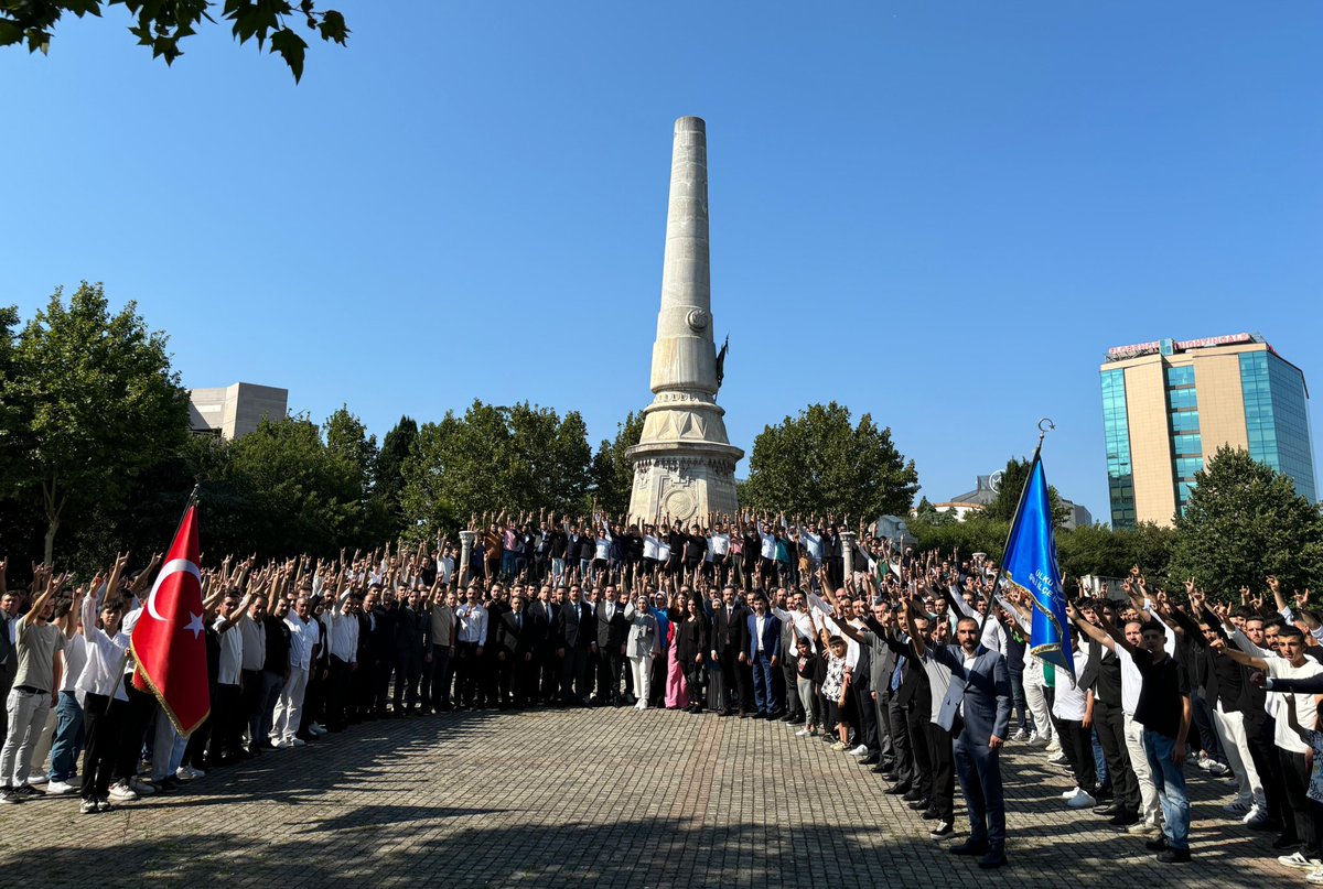 “Benim tek bir mefkûrem var, vatanımın refah içinde olmasına çalışmak ve onun menfaatini korumak. Bu amaca ulaşmak için her şeyi feda ederim.”
İsmail Enver Paşa

Ülkü Ocakları İstanbul İl Başkanlığı olarak Turan Orduları Başkomutanı, Gazi-i Namdar, Şehid-i Âla İsmail Enver