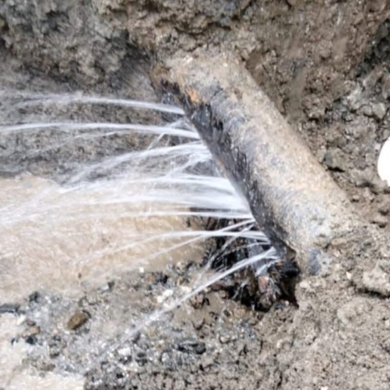 Da domani qui a #Messina avremo l'acqua solo a giorni alterni. Mezza città, dal centro alla riviera Paradiso.
 Ma vuoi mettere la soddisfazione di sapere che fra 85 anni avremo il #PontesulloStretto? 
Ps: un commosso pensiero a #Musumeci e i suoi 32 progetti bocciati per il #Pnrr