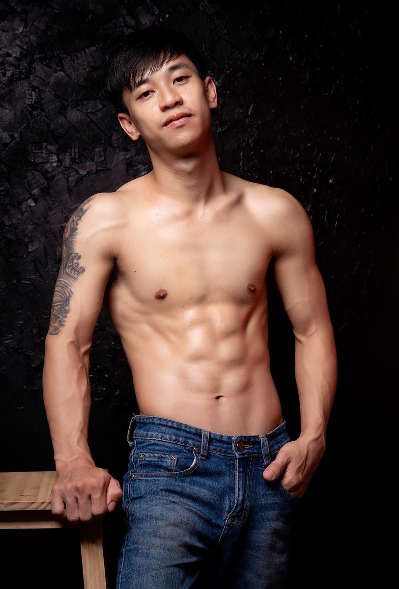 ชายแท้ว่างรับงานครับ