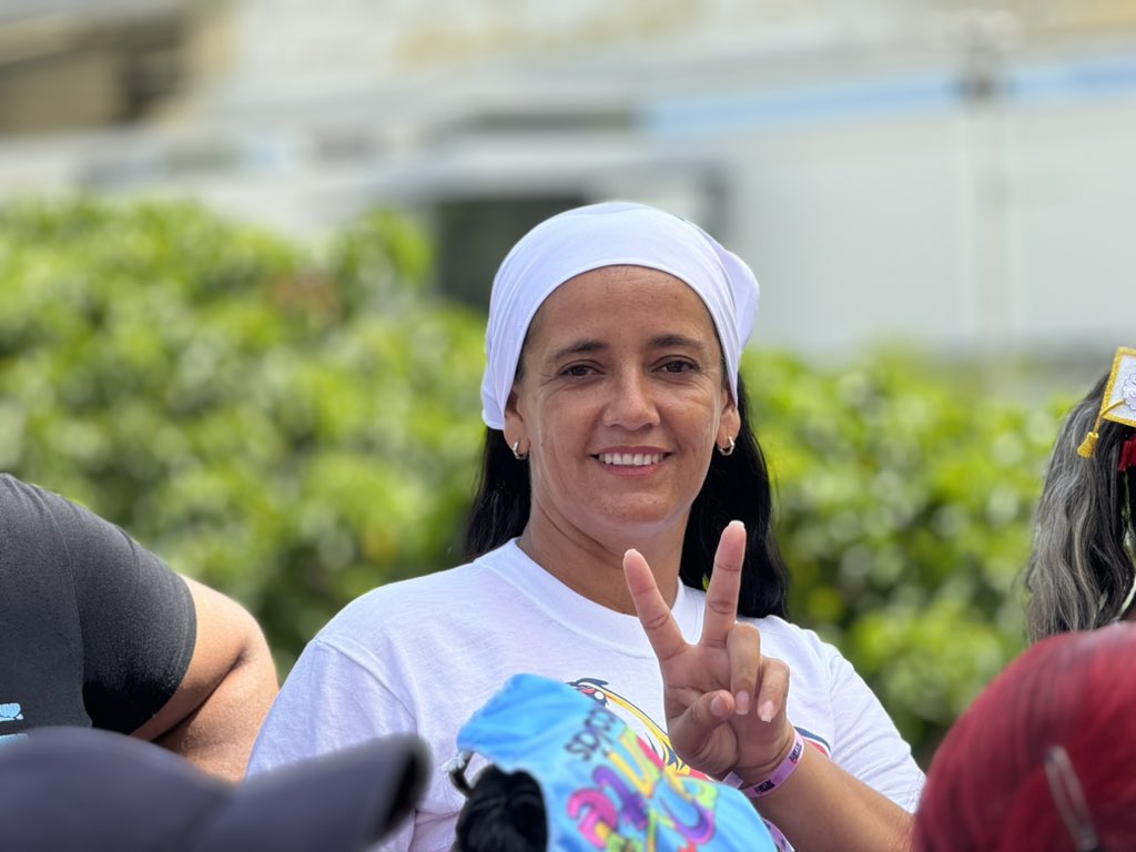 Sintrapepf_Org's tweet image. 📌 La elección de Nicolás Maduro es un nuevo amanecer para Venezuela. Con amor y alegría, defendemos nuestra soberanía y nuestro futuro. 

¡Adelante, patria querida! 🇻🇪

@NicolasMaduro 
@TellecheaRuiz 
@elguerrero9523