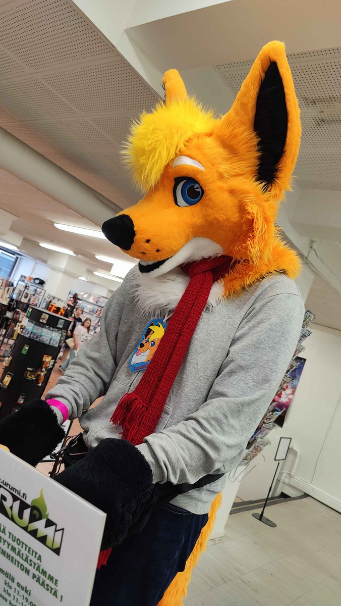 fooximus's tweet photo. Extempore  visit to Minicon where I almost destroyed Urumi's Taiko-drum and tasting  some food from Maid-cafe. Also got a fox tattooed into my skin.

#furry #fursuit #fursuiter #finnishfurry #minicon https://t.co/9otkmQSiGM