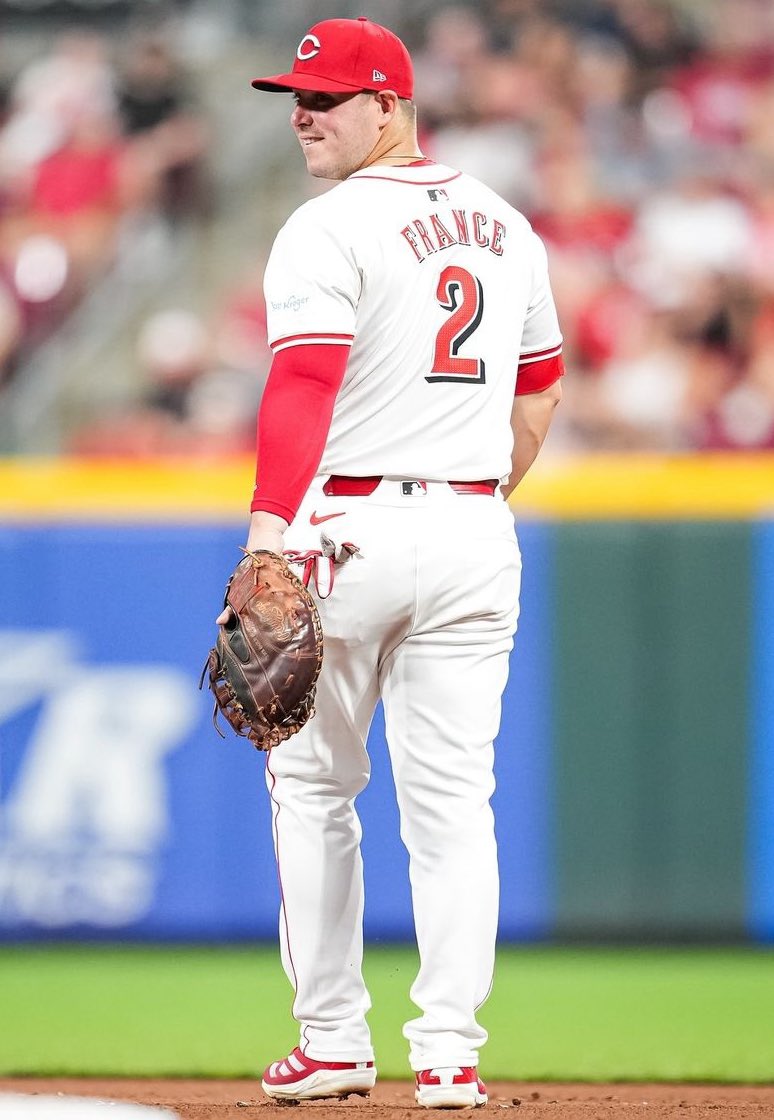 Sport_nuggets's tweet photo. Ty France o1.5 H+R+RBI

France has great numbers vs Giants starter Robbie Ray, he is 7-13 with 3 xbh and a 1.077 slg. France gets it done today. ⚾️👏🏻 https://t.co/1hpdzoOGxA