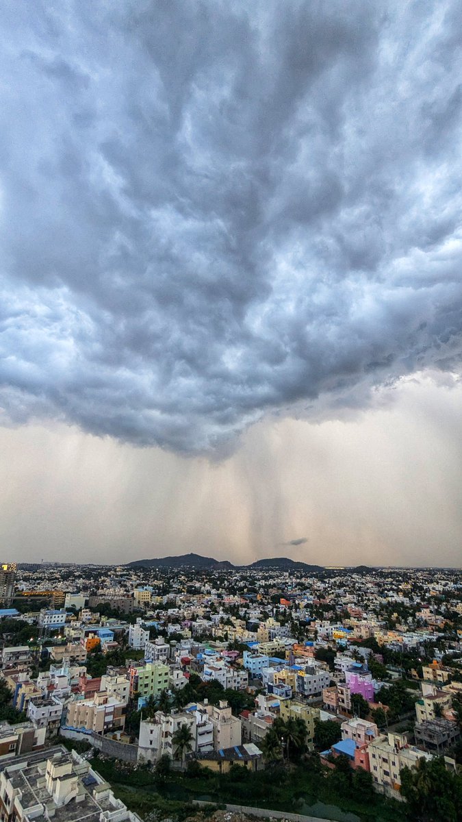 nahinseenivasan's tweet photo. Chennai Weather 😍
.
.
.
#shotonpixel #chennai #ChennaiRains #chennaiweather #rainyclouds https://t.co/wYSWMOVptR