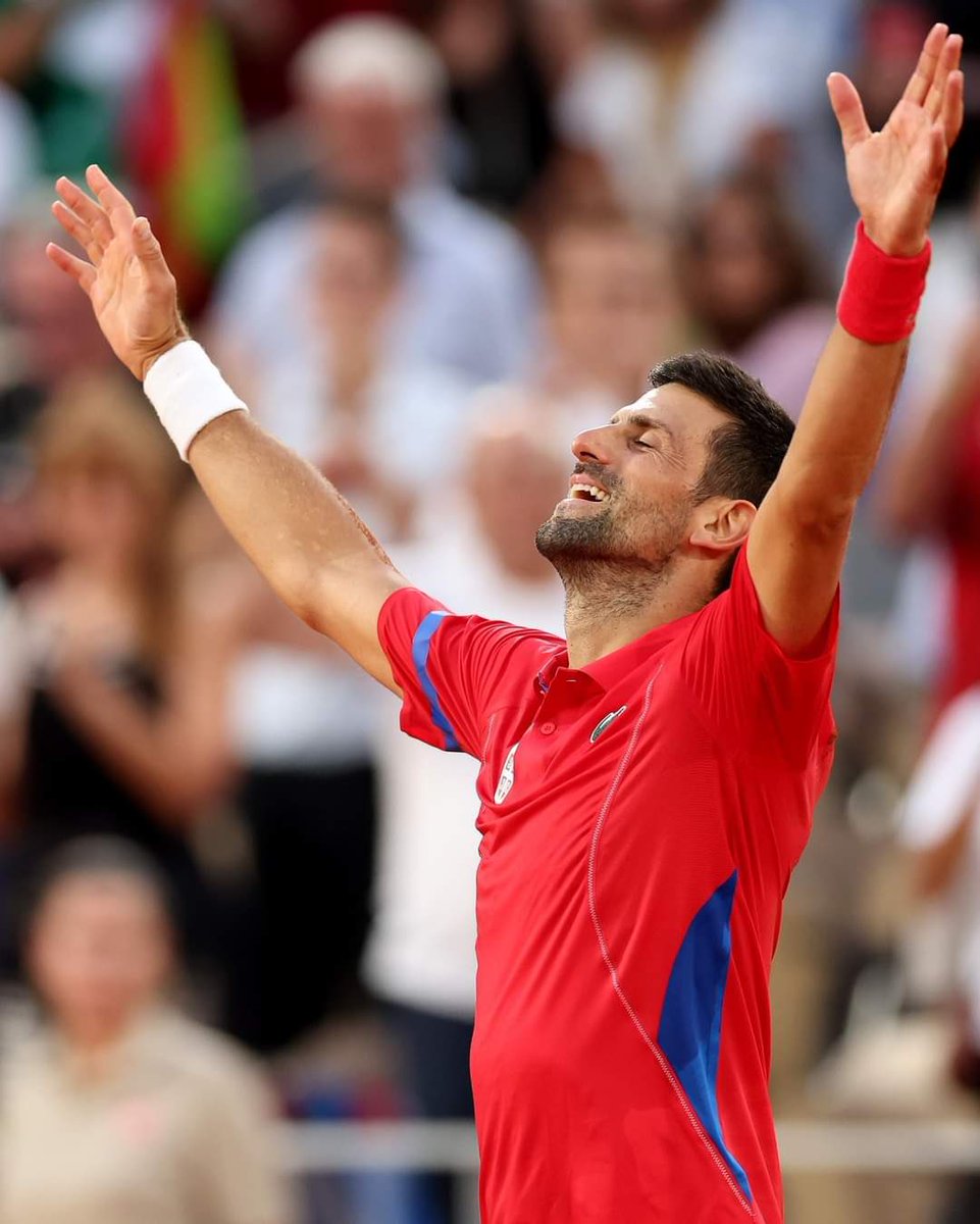Novak Djokovic becomes the 5th player in history to win the Career Golden Slam. 

Steffi Graf - 1988

Andre Agassi - 1999

Rafa Nadal - 2010

Serena Williams - 2012

Novak Djokovic - 2024

Cemented. 🇷🇸