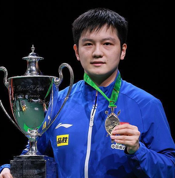 🇨🇳Chinese famous ping-pong athlete Fan zhendong shared his victory for the #GOLD Medal on the Olympic 2024 with <a href="/taylorswift13/">Taylor Swift</a>'s song “The Alchemy” on Chinese social media Weibo.

He also went to the eras tour in Singapore.