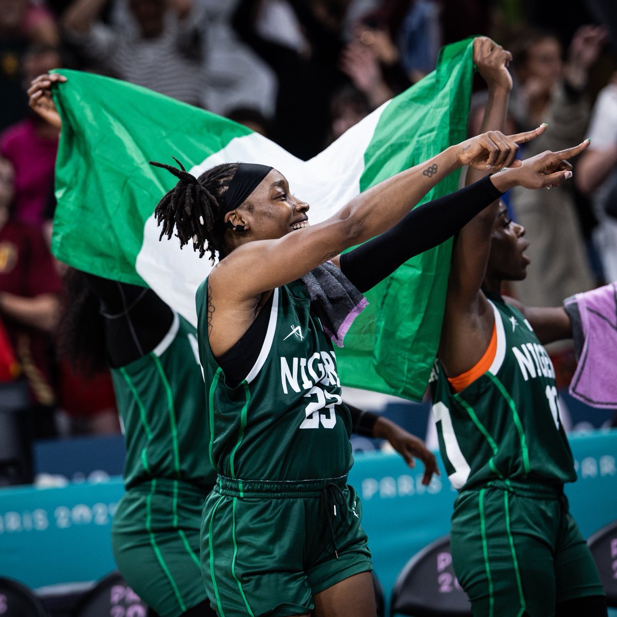 Nigeria gana contra Canadá y estará en cuartos de final.

Es la primera vez que un país africano (masculino o femenino) alcanza la ronda de eliminatorias en unos #JuegosOlímpicos. 

Canadá se marcha sin conocer la victoria en #París2024. 

#basketball

📷FIBA