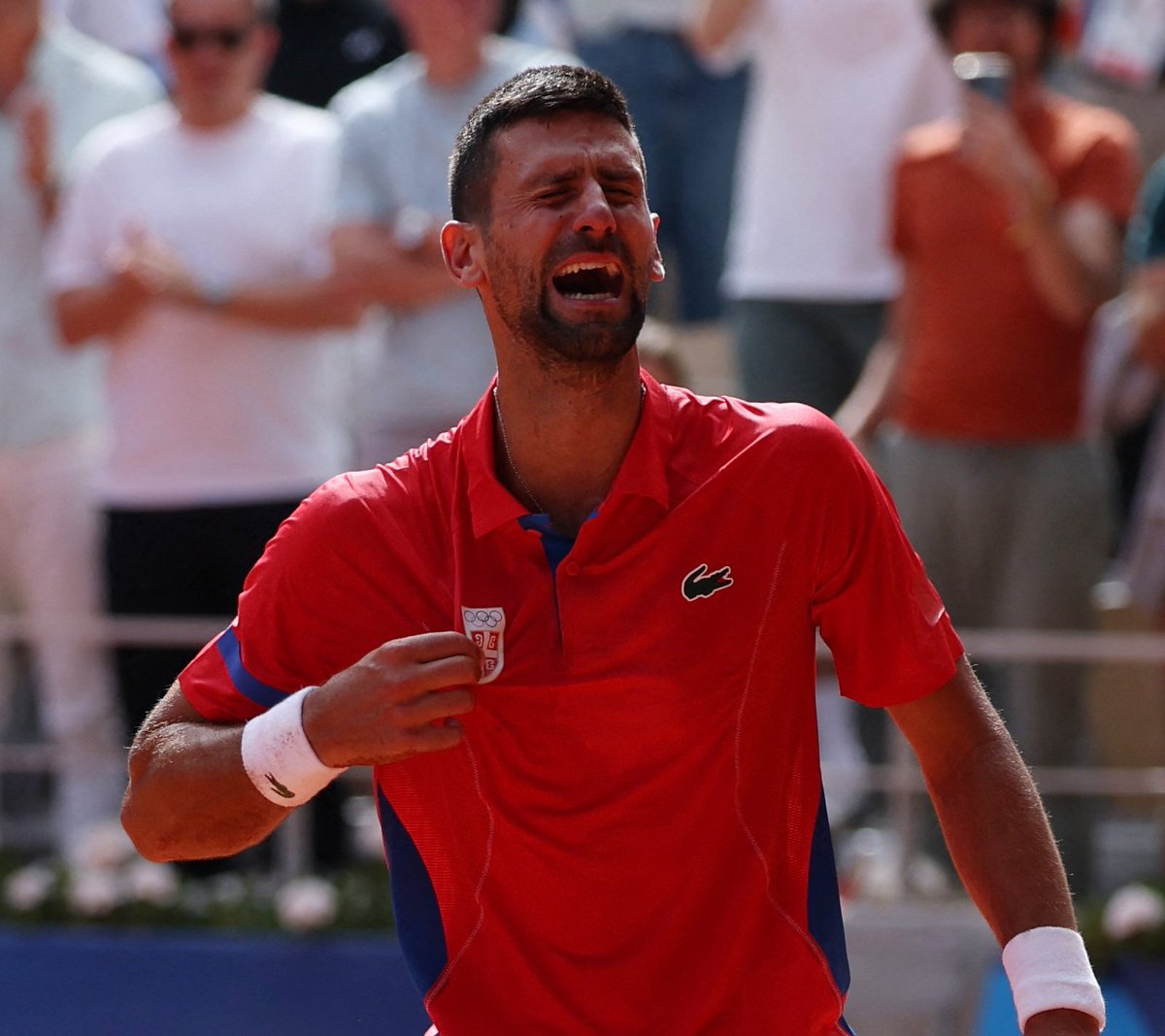 DaffunchioPicaz's tweet photo. #NovakDjoković de #ORO
👉Tras consagrarse en #Paris2024 el mejor jugador del mundo rompe en llantos como un niño y agradece a Dios 
🔥24 Grand Slam  (record)
7 Torneos de Maestros 
1 oro olímpico, Copa Davis, Master Series,  torneos ATP 500 y 250
El serbio, todo lo puede
#Chapou https://t.co/EtRCcXAlLm