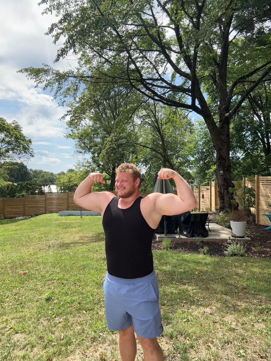 bigmuscle94's tweet image. When the cut turns into a bulk 🥵 arms hit 18” yesterday, looking forward to cracking into the 20s