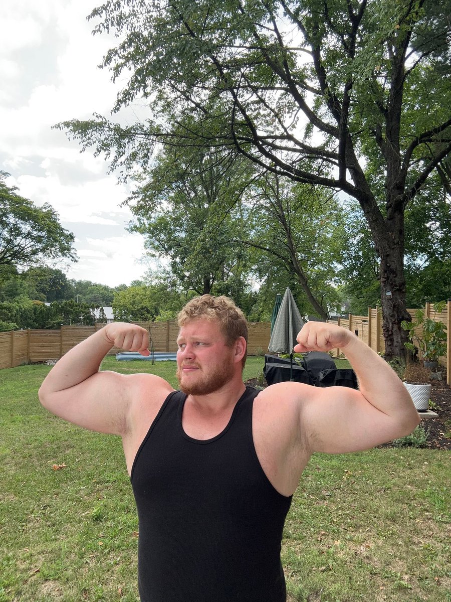 bigmuscle94's tweet image. When the cut turns into a bulk 🥵 arms hit 18” yesterday, looking forward to cracking into the 20s