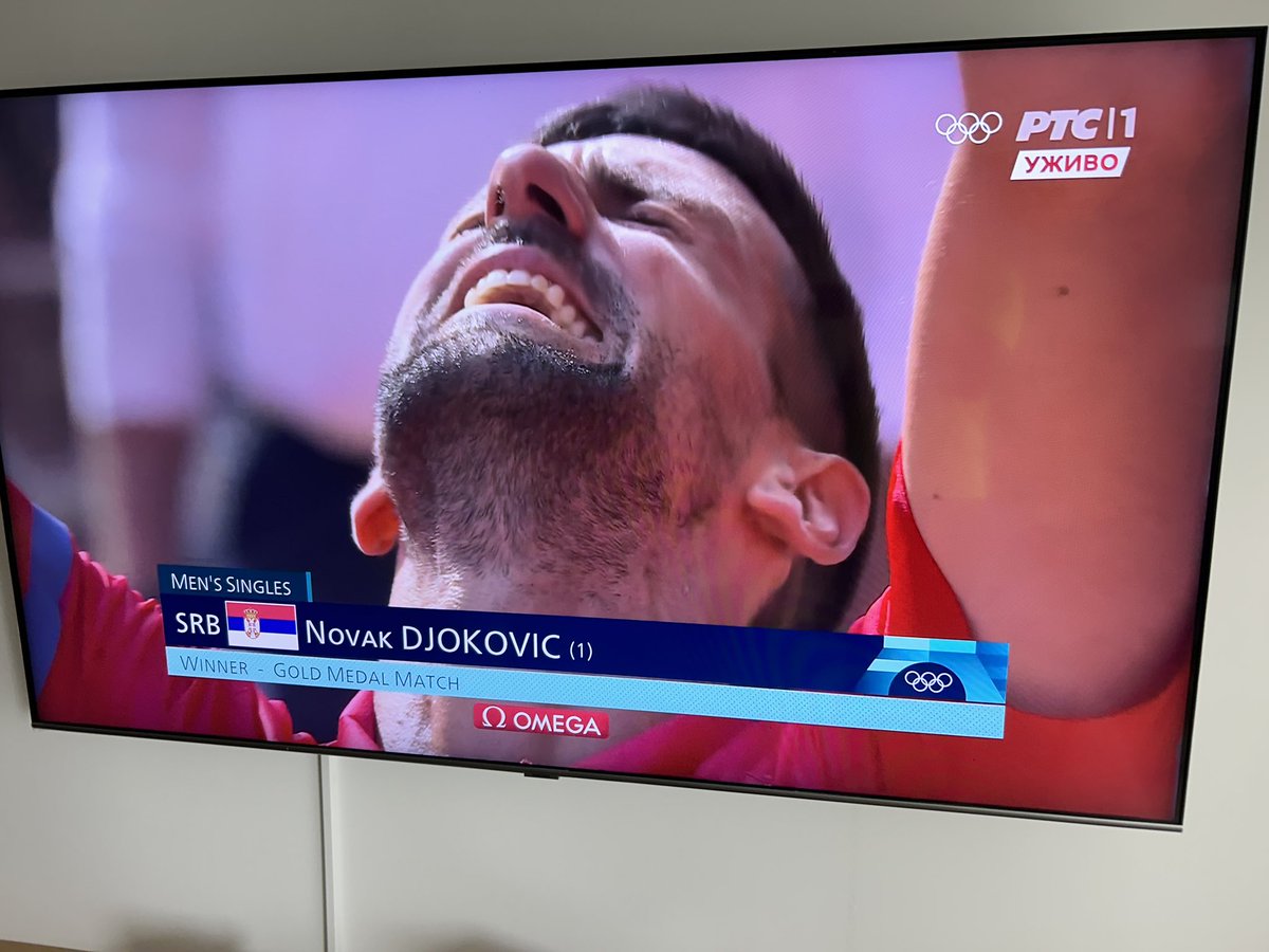 tomicstwitt's tweet photo. Today is a great day to be Serbian 💪💪💪🇷🇸🇷🇸🇷🇸 Proud of Novak 👏 https://t.co/Z9vDteAPMq