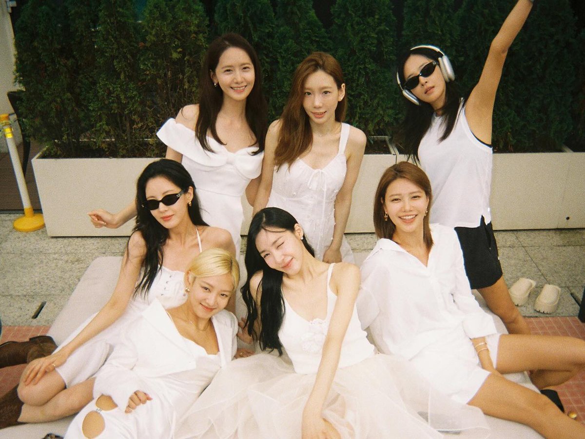ordinarynojaem's tweet photo. YoonA’s IG Update

“Girls’ Generation 
17th Debut Anniversary🎂💕” https://t.co/k1VMhU9xcj