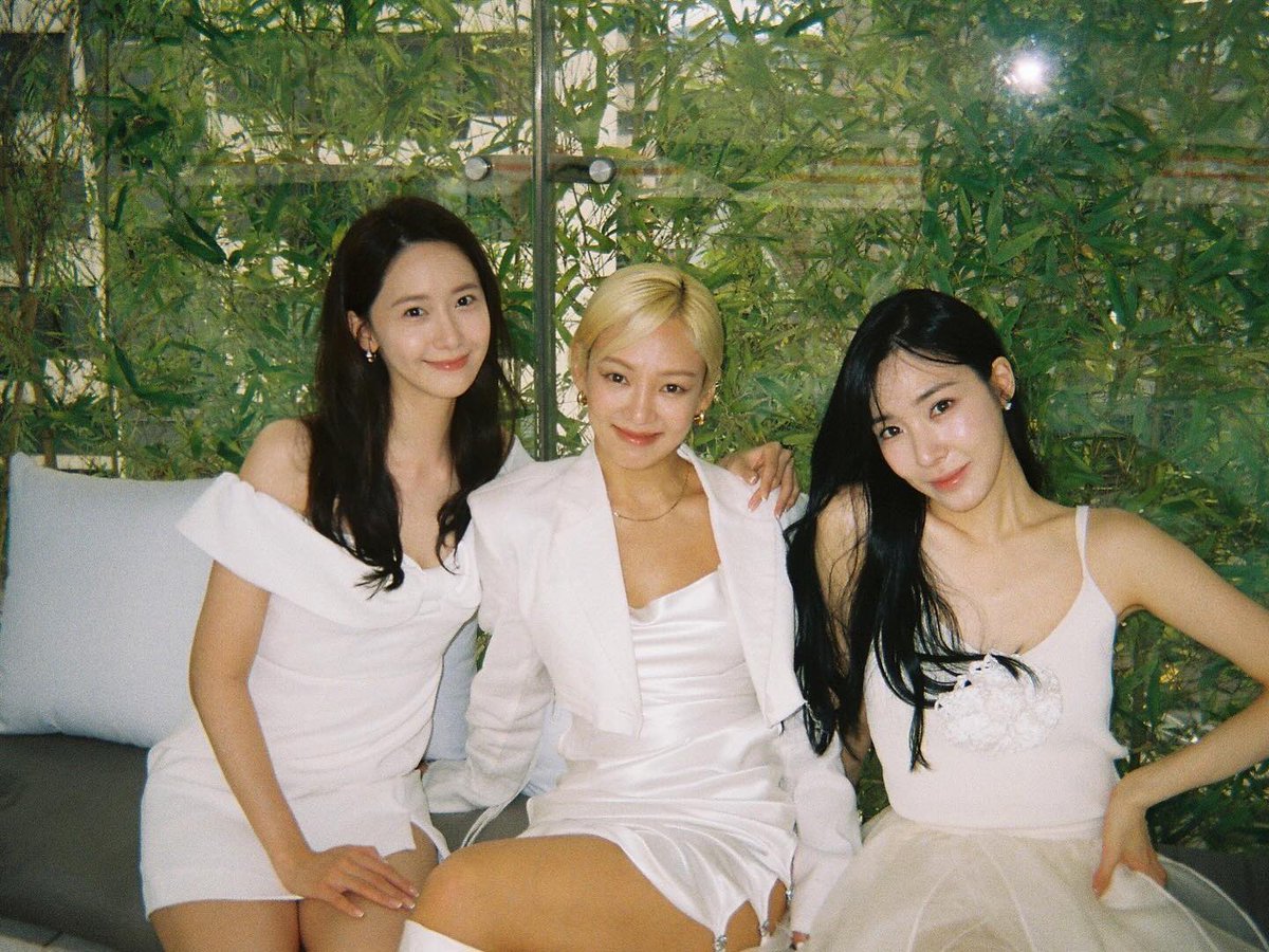 ordinarynojaem's tweet photo. YoonA’s IG Update

“Girls’ Generation 
17th Debut Anniversary🎂💕” https://t.co/k1VMhU9xcj