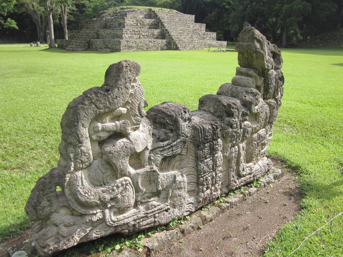 rubrics4life's tweet photo. Some of our best stories are told through stone.....
#StoneSunday
Copan, Honduras
Saqqara, Egypt
Petra, Jordan
Mojave, USA https://t.co/GB5OLeg89z