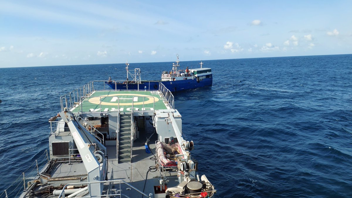 OfficialKCGS's tweet image. @OfficialKCGS and @kdfinfo swiftly rescued MV CHAMDA III in distress within Kenya&apos;s territorial waters! The ship faced a technical #emergency during its voyage from Tanga to Madagascar. Their expert coordination initiated a towing operation to  ensure safety for