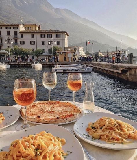 Diorgirlx's tweet photo. my heart lies in italy https://t.co/1608qCaxla