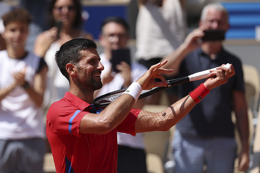 tenista_quemado's tweet photo. Pasarán los años y en las penumbras de la nostalgia recordarán a Novak Djokovic. Pero, también, sonrían al mencionar el largo viaje que hemos recorrido juntos. Después de hoy, no hay más nada. Llegamos a destino. Ganamos la batalla final. Los quiero. Hasta siempre. Atte., ETQ♥️ https://t.co/VkE0KsgHZb