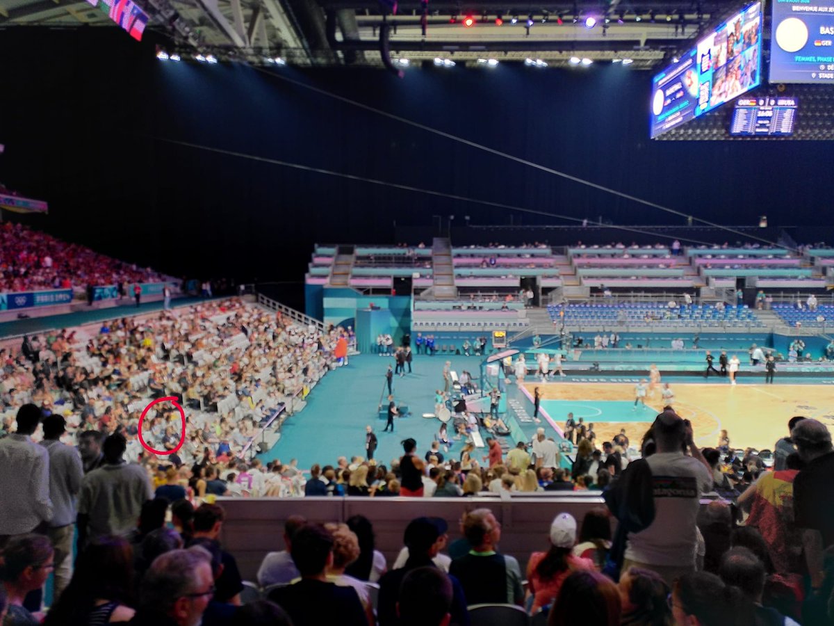 Next match: GER-USA 🏀⛹🏼‍♂️🌿 Great places for the daughters. #Paris2024 #OlympicGames
