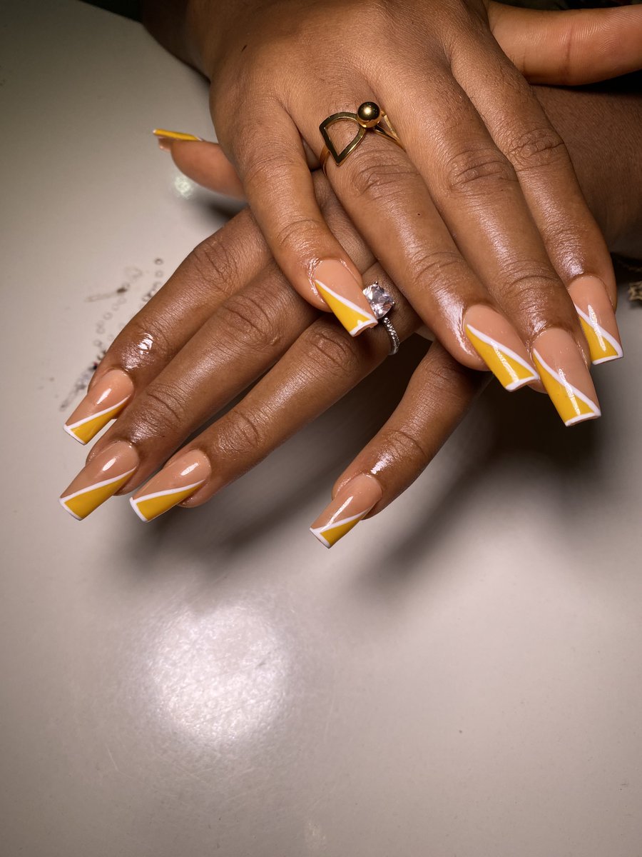 iampluto01's tweet image. They said we should go and learn handwork, even after all the educational heights, so here I am tryin my best 💅 
Pls just help me repost &amp;amp; grow before hunger finish me 😫😭

“I never even use my abido-shaker”