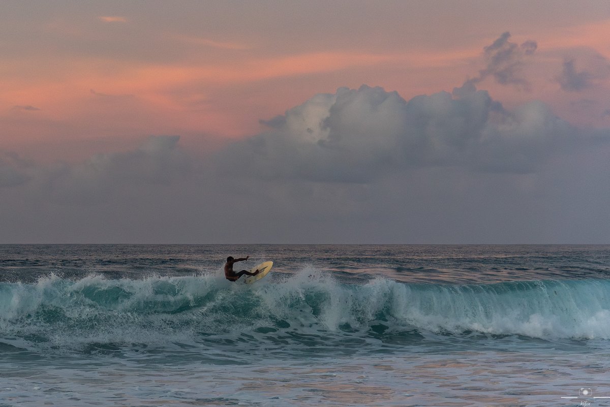 Kifix_photo's tweet photo. Sunset surfing in the Caribbean. Le Moule, Guadeloupe.
#surf #surfing #surfphotos #Guadeloupe #gwada #lemoule #surfphotography #loveguadeloupe #caribbean #caraibes #surfguadeloupe #shortboard #sunset #surfingfrance #sunsetsurf https://t.co/7HVXvZvdNK