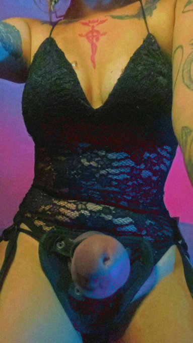 Who&rsquo;s online? I&rsquo;m online. Time to prove me If your really worthy being toyed with 😡🔪 https://t.co/Fd<a href="/tag/footfetish"class="tags"><span>#footfetish</span></a><a href="/tag/feet"class="tags"><span>#feet</span></a><a href="/tag/feetpic"class="tags"><span>#feetpic</span></a><a href="/tag/dominafeet"class="tags"><span>#dominafeet</span></a>