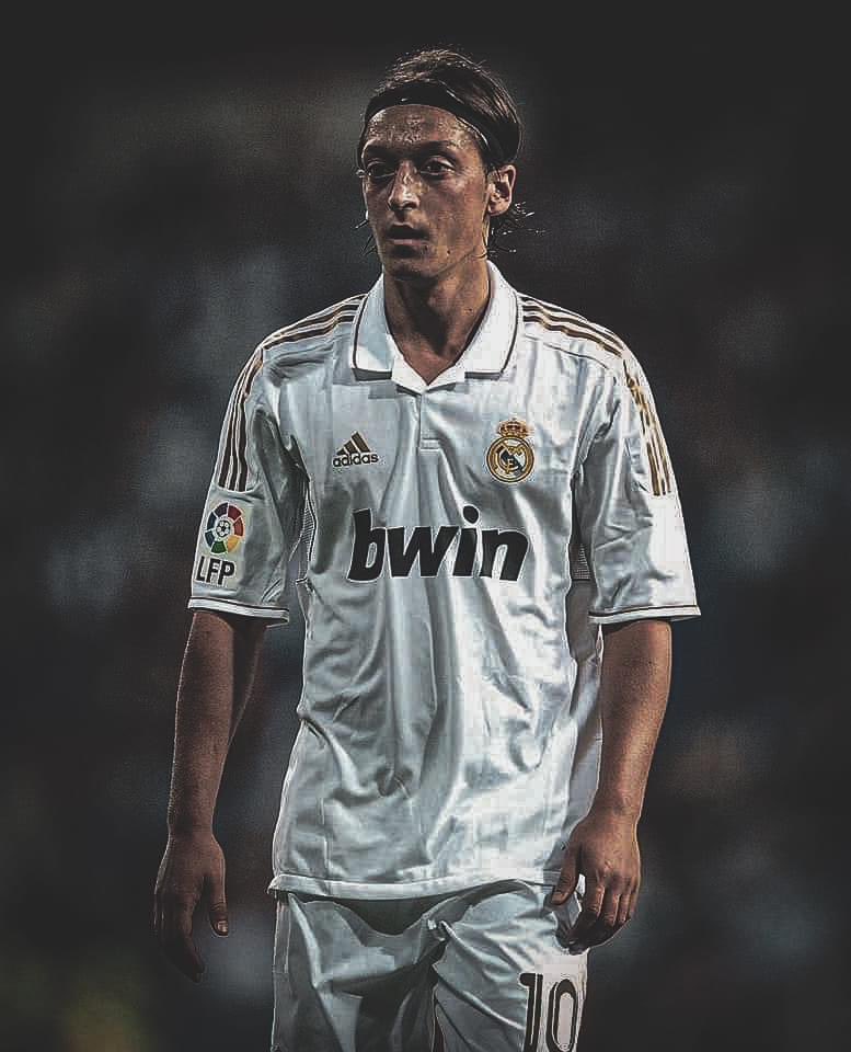 Ray_RMCF's tweet image. 🅰️👑 Mesut Özil remains the only player in history to have been the top assist provider in:

🏴󠁧󠁢󠁥󠁮󠁧󠁿 Premier League
🇩🇪 Bundesliga
🇪🇸 La Liga
🇪🇺 Europa League
🇪🇺 Champions League
🇪🇺 EURO's
🌍 World Cup
