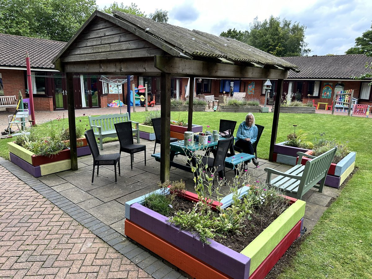 A big thank you to all who helped today volunteering at Acorns Children’s Hospice. We made a real difference to the outside areas, where children and their families can enjoy the sunshine! Members of the lodge were presented with a thank you letter for the donations made…