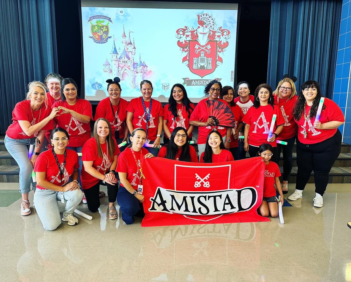 Dorothy0rtiz's tweet photo. Fun - first full day of PD - with my Good Gators!! I'm officially in the House of Amistad!! #Friendship #PepRally #GoodGators #FourHousesOneFamily #WelcomeToTheSwamp
β€οΈπππ€ππ https://t.co/bpsJ5Apiiw