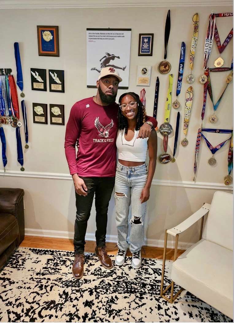 K_reynold_s's tweet photo. Blessed and greatful to receive a home visit from @BCXC_TF . Thank you Coach Wims for a great conversation. I learned a lot about the athletics and academics BC has to offer. #goeagles https://t.co/sTHZtUBypC